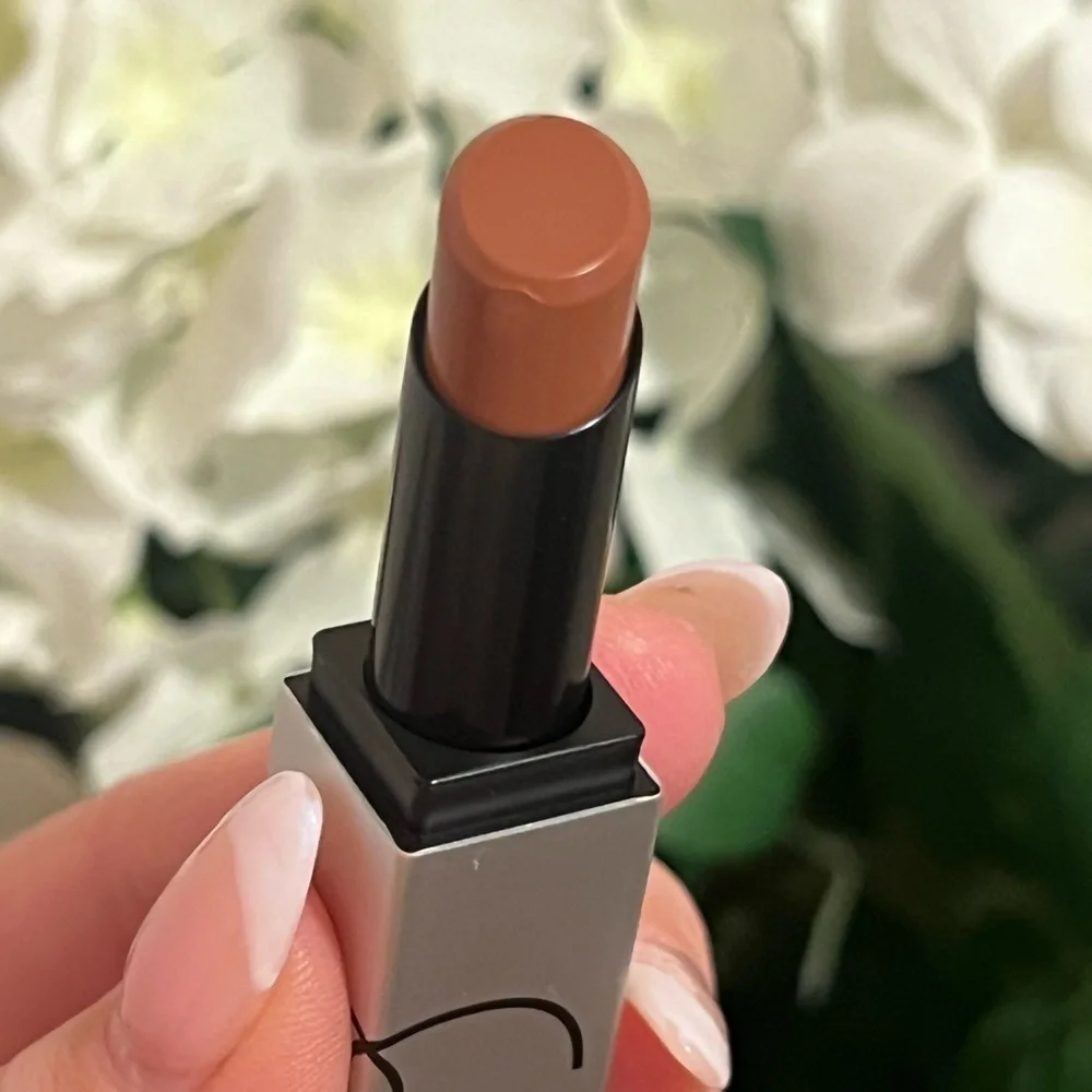 NARS • SOFT MATTE TINTED LIP BALM • INTIMATE